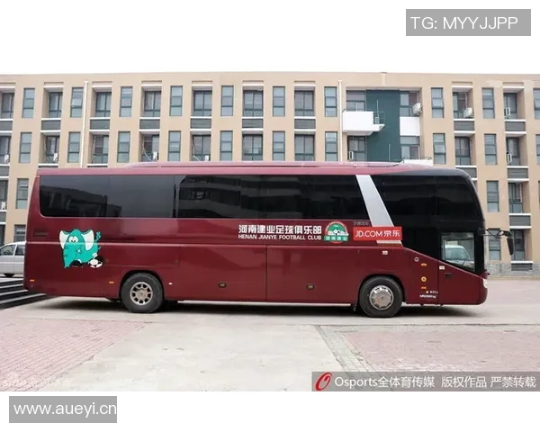 英超球队大巴车风采展示